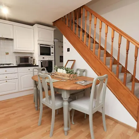 7 Crestbrooke * Northallerton