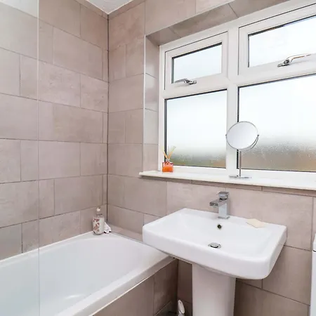 7 Crestbrooke *
